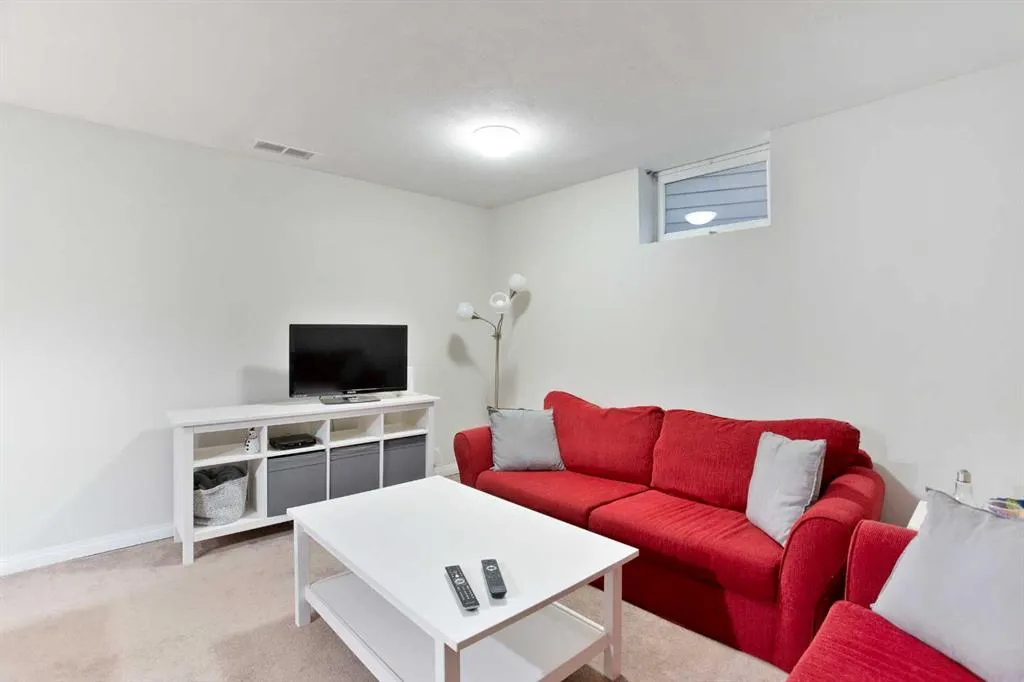 39 Canova Close SW