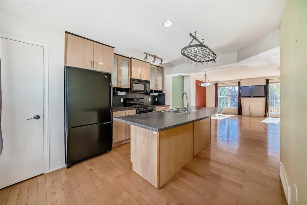 63 Toscana Gardens NW