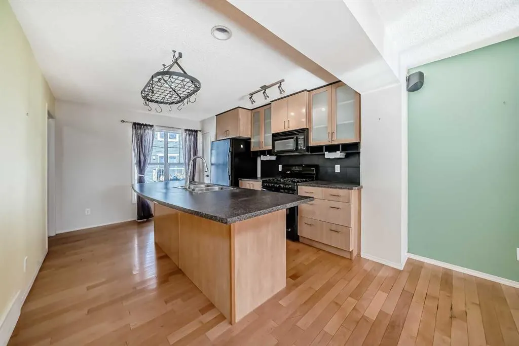63 Toscana Gardens NW