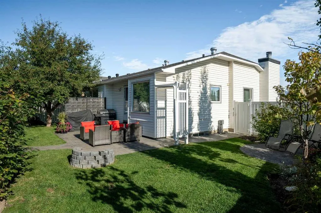 177 Hidden Vale Close NW