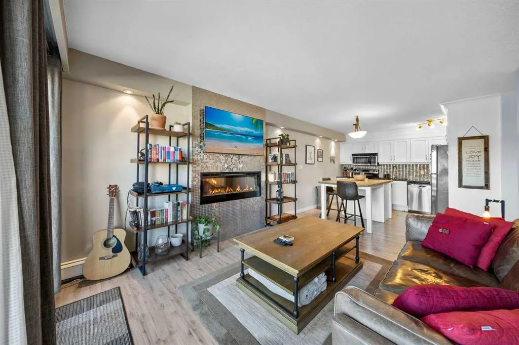 1222 Kensington Close NW, #304