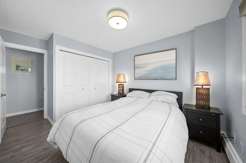 1222 Kensington Close NW, #304