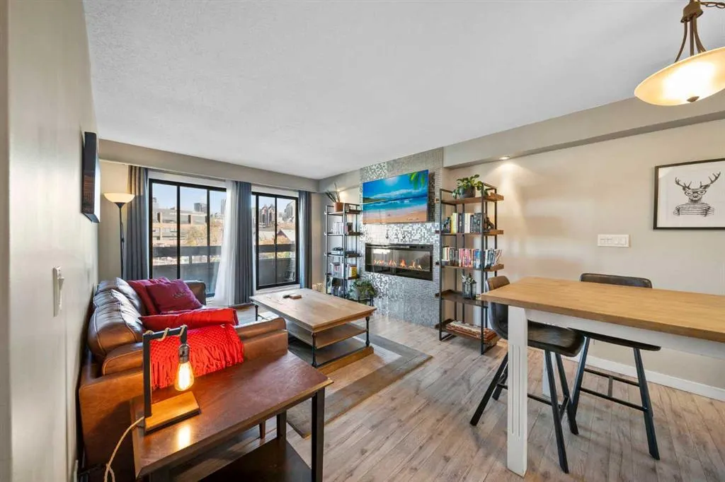 1222 Kensington Close NW, #304