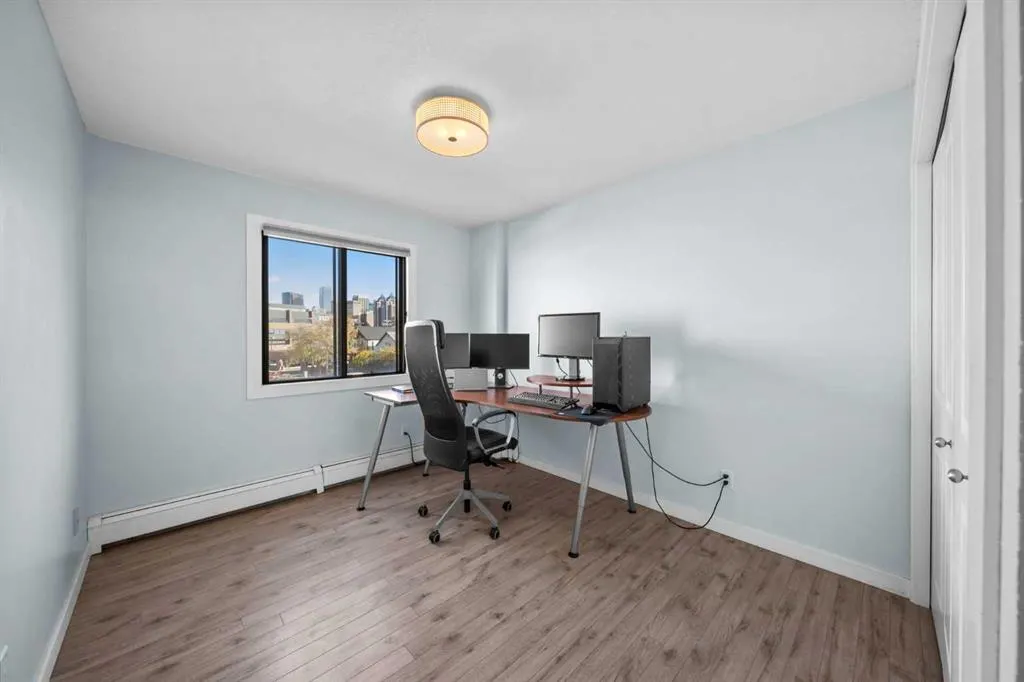 1222 Kensington Close NW, #304
