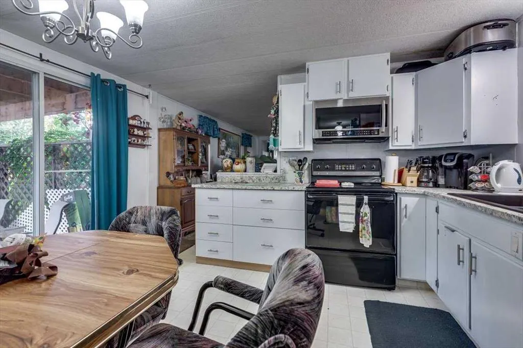 4539 Eastview Crescent