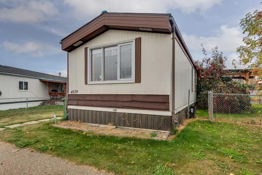 4539 Eastview Crescent