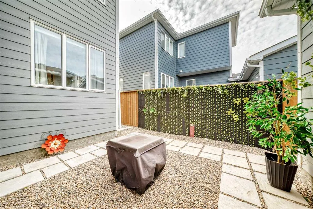 404 Yorkville Avenue SW
