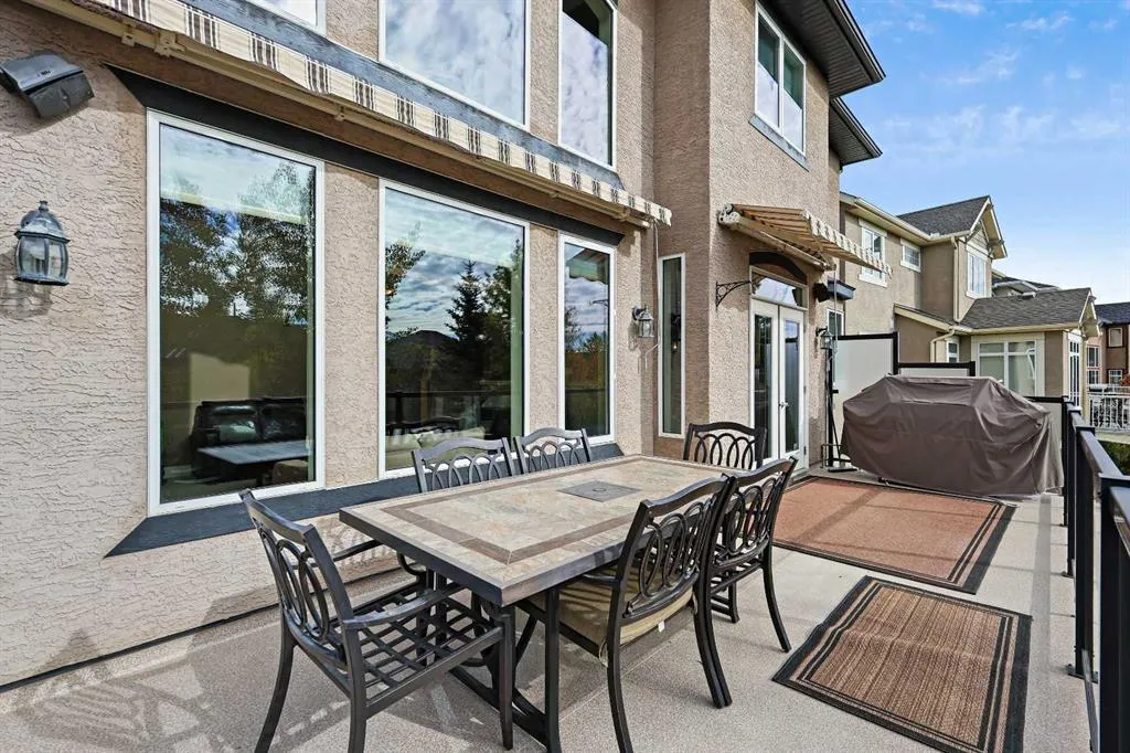 209 Discovery Ridge Way SW
