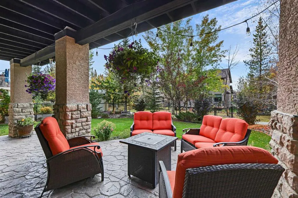 209 Discovery Ridge Way SW