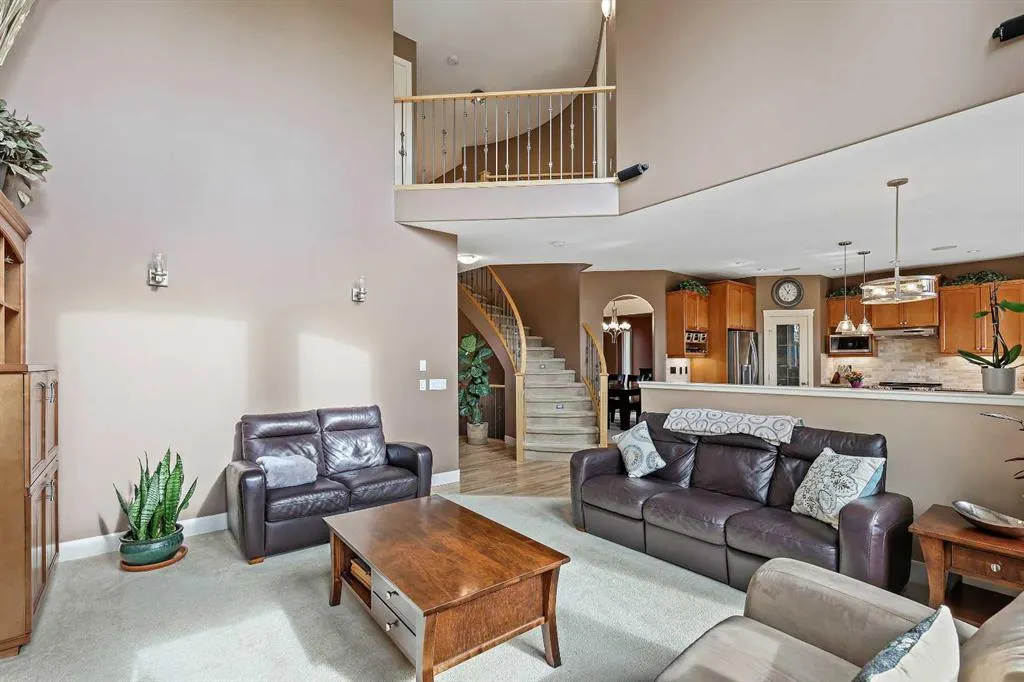 209 Discovery Ridge Way SW