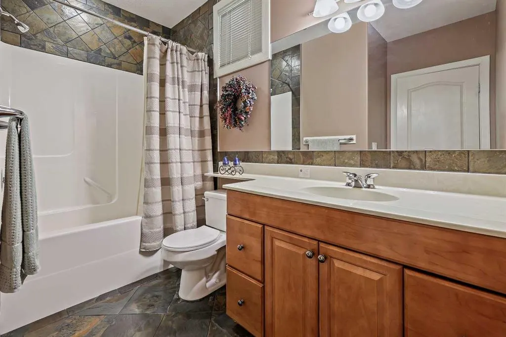 209 Discovery Ridge Way SW