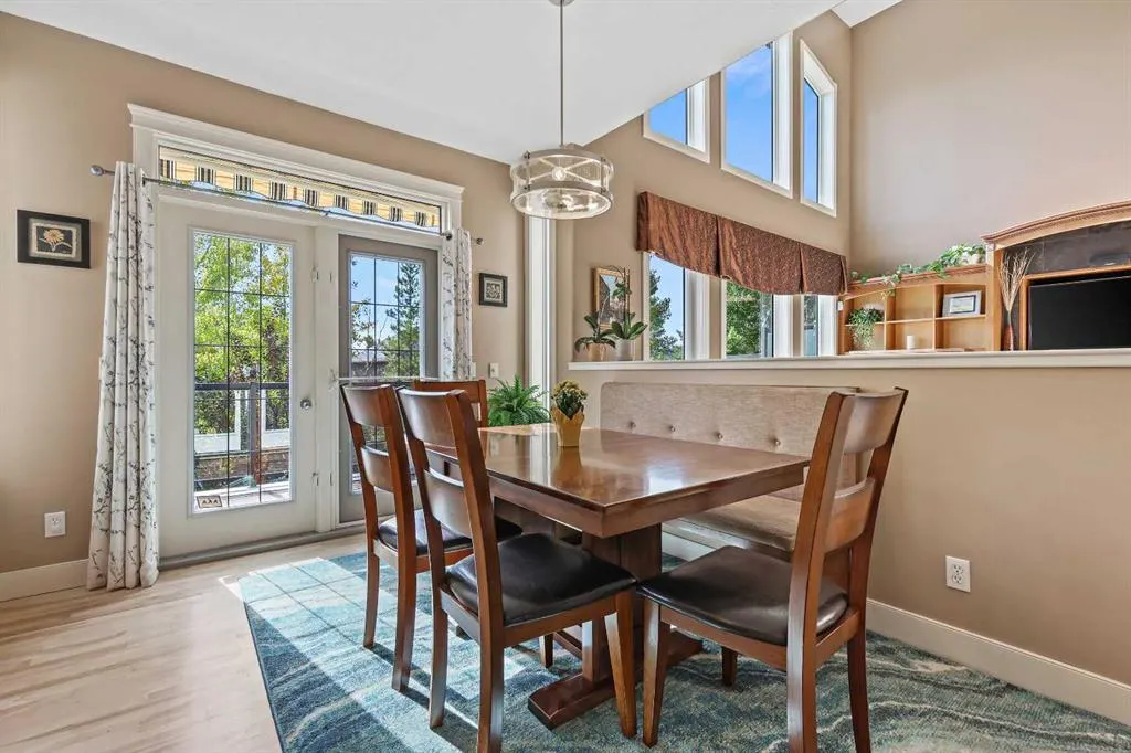 209 Discovery Ridge Way SW