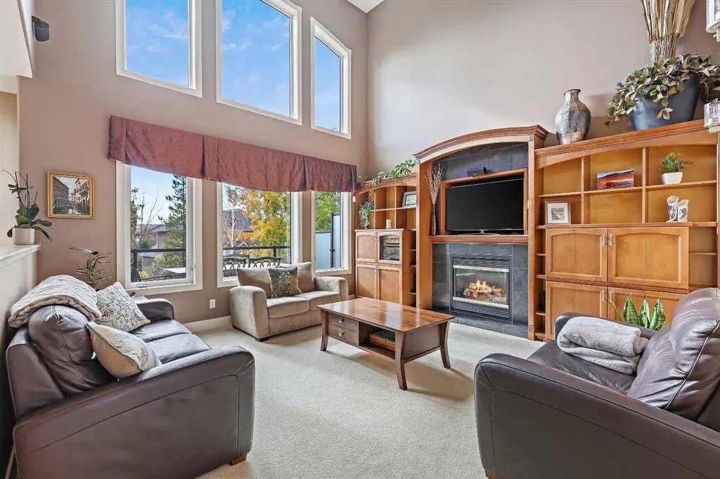 209 Discovery Ridge Way SW