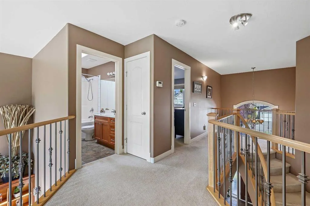209 Discovery Ridge Way SW