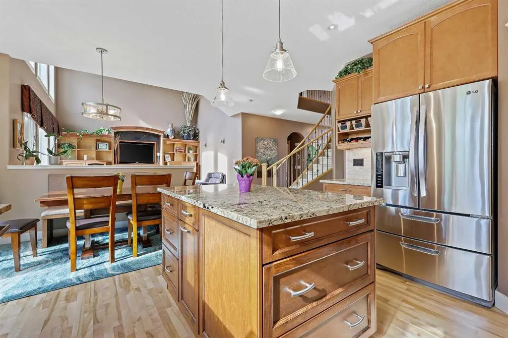 209 Discovery Ridge Way SW