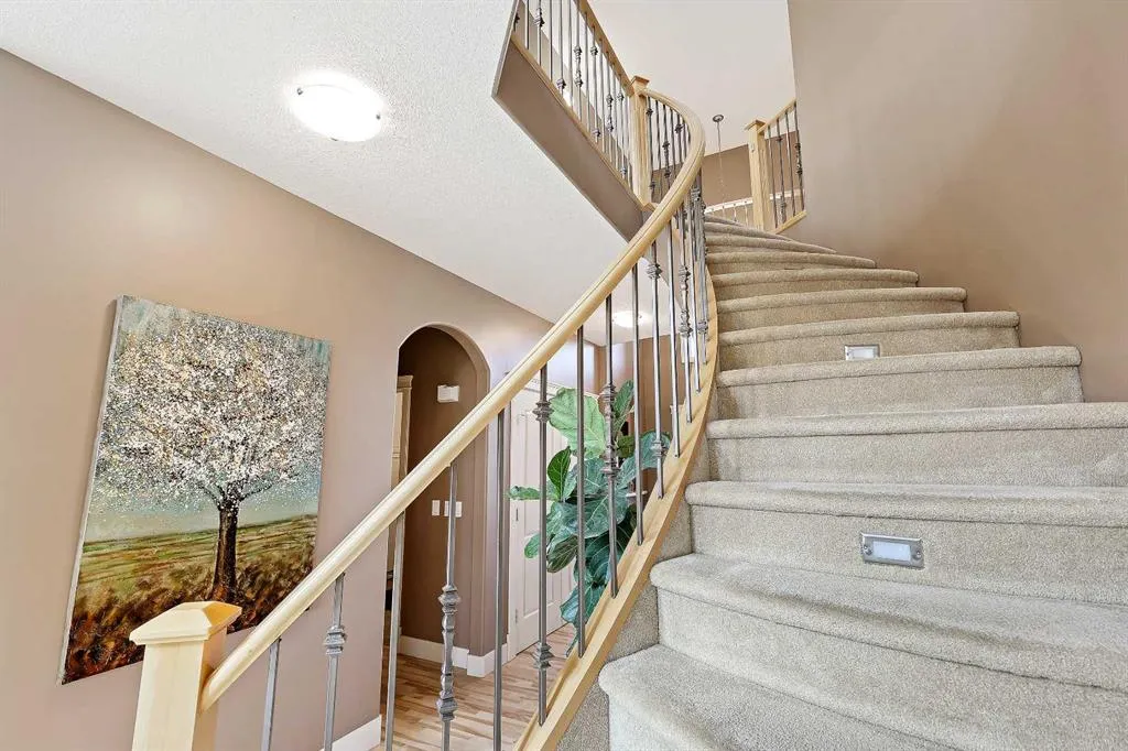209 Discovery Ridge Way SW