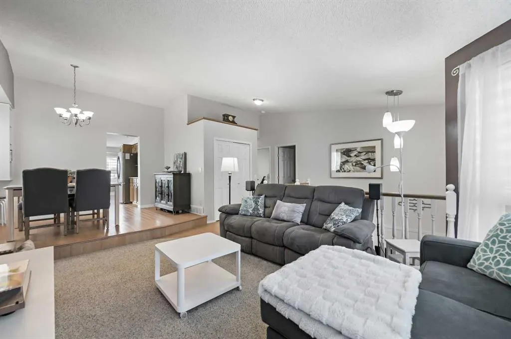 60 Ventura Road NE