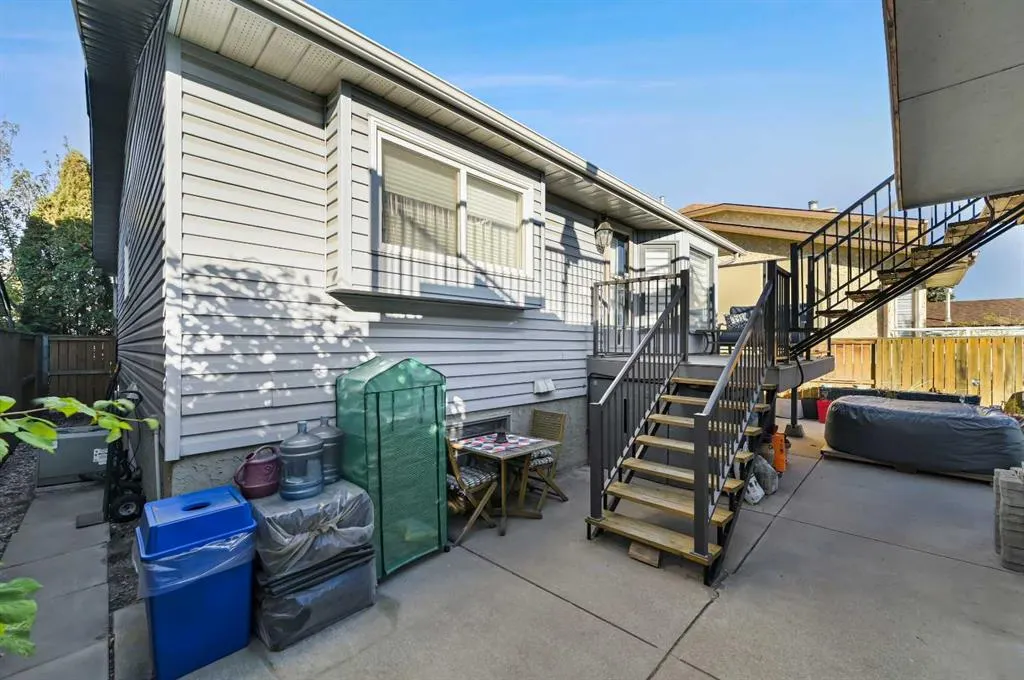 60 Ventura Road NE