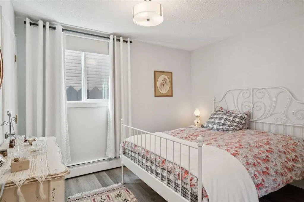 1606 34 Avenue SW, #1