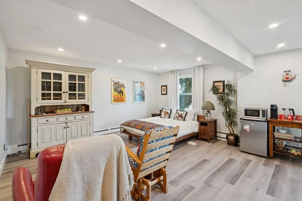 1606 34 Avenue SW, #1