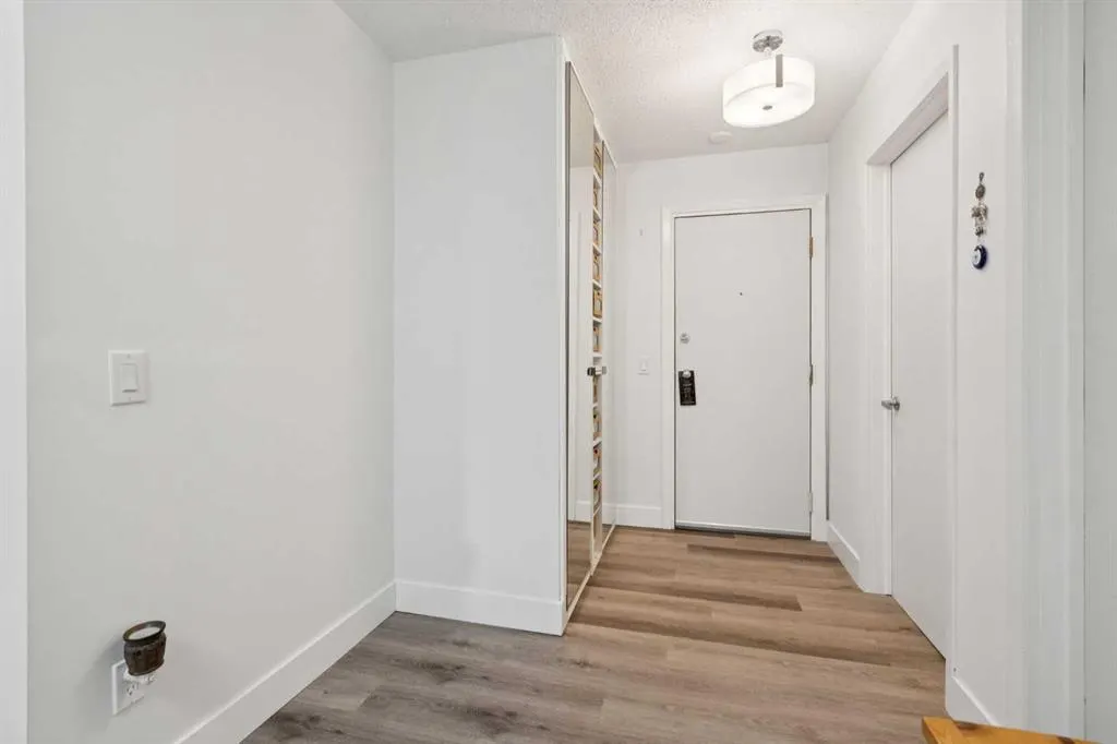 1606 34 Avenue SW, #1