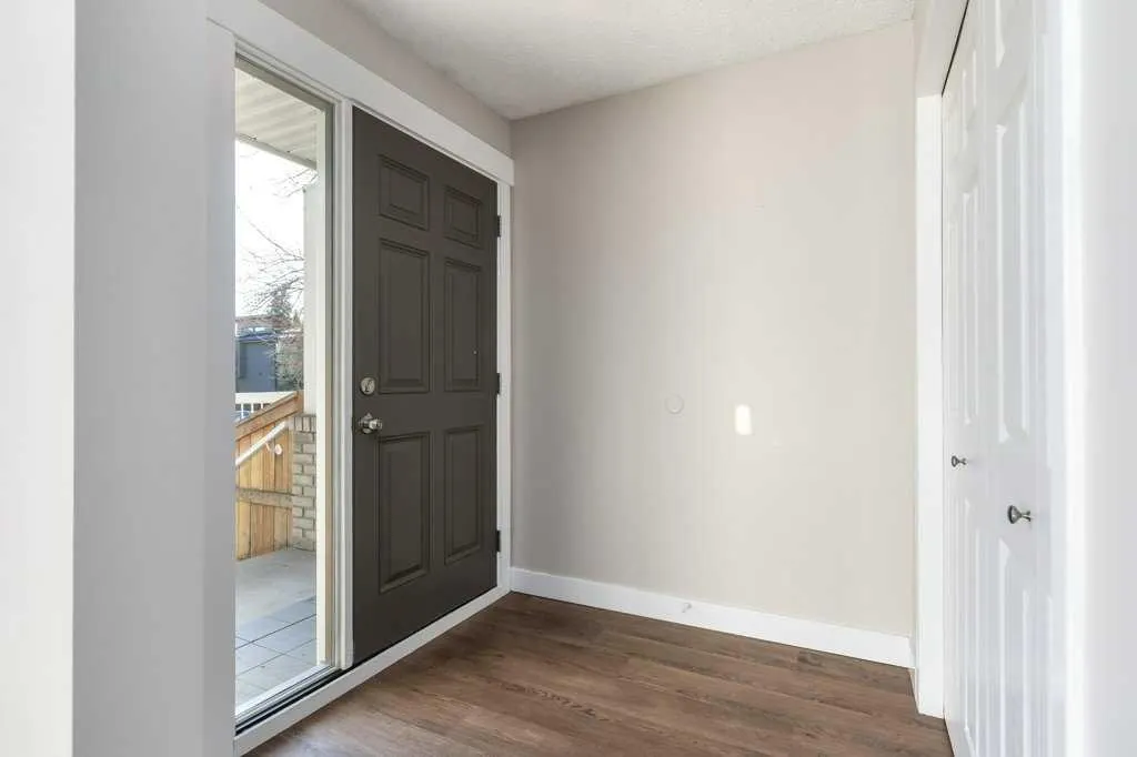 1939 25A Street SW, #4