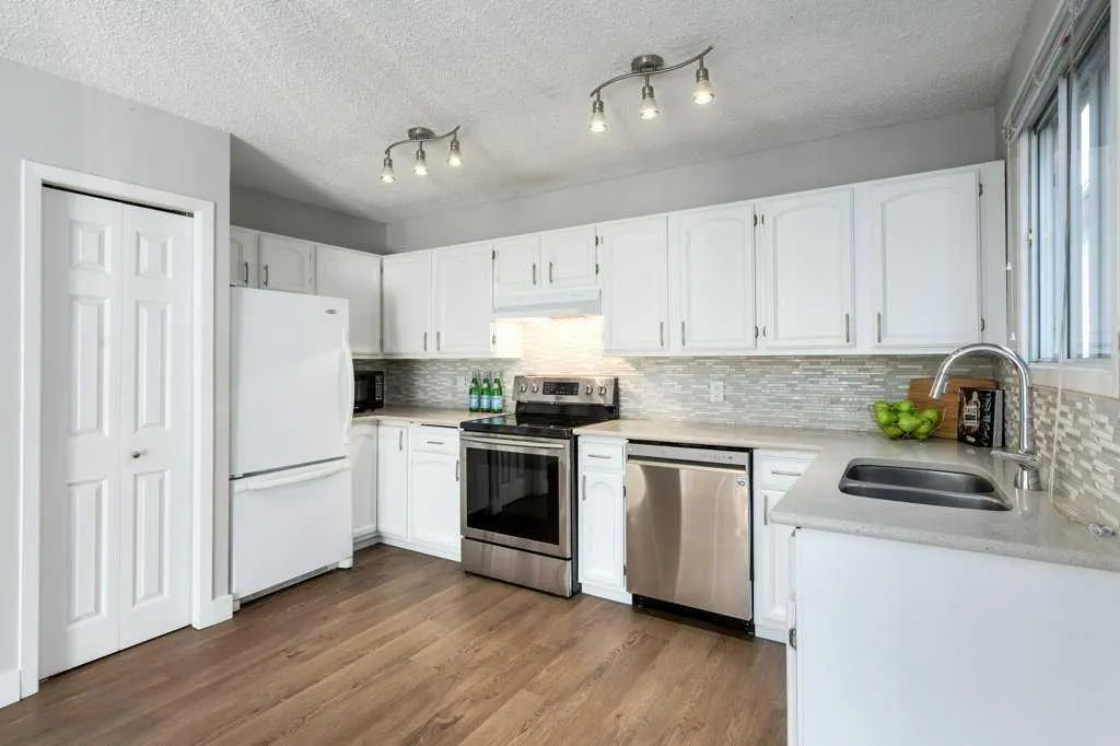 1939 25A Street SW, #4