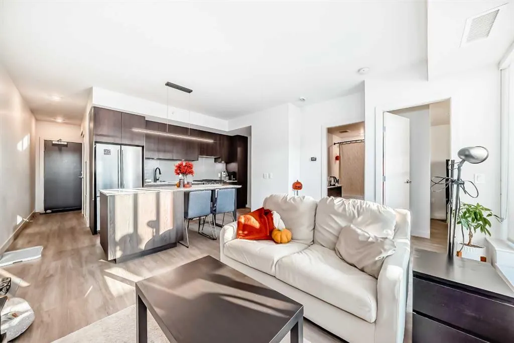 1107 Gladstone Road NW, #311