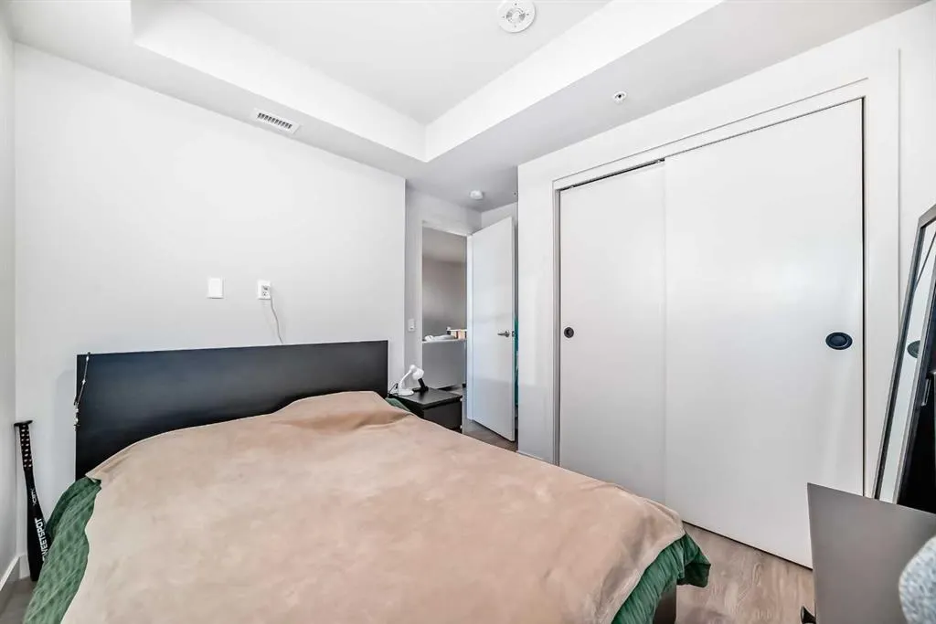 1107 Gladstone Road NW, #311