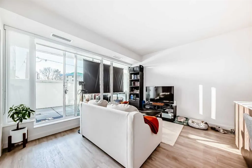 1107 Gladstone Road NW, #311