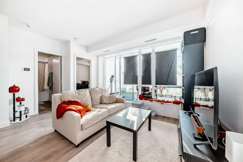 1107 Gladstone Road NW, #311