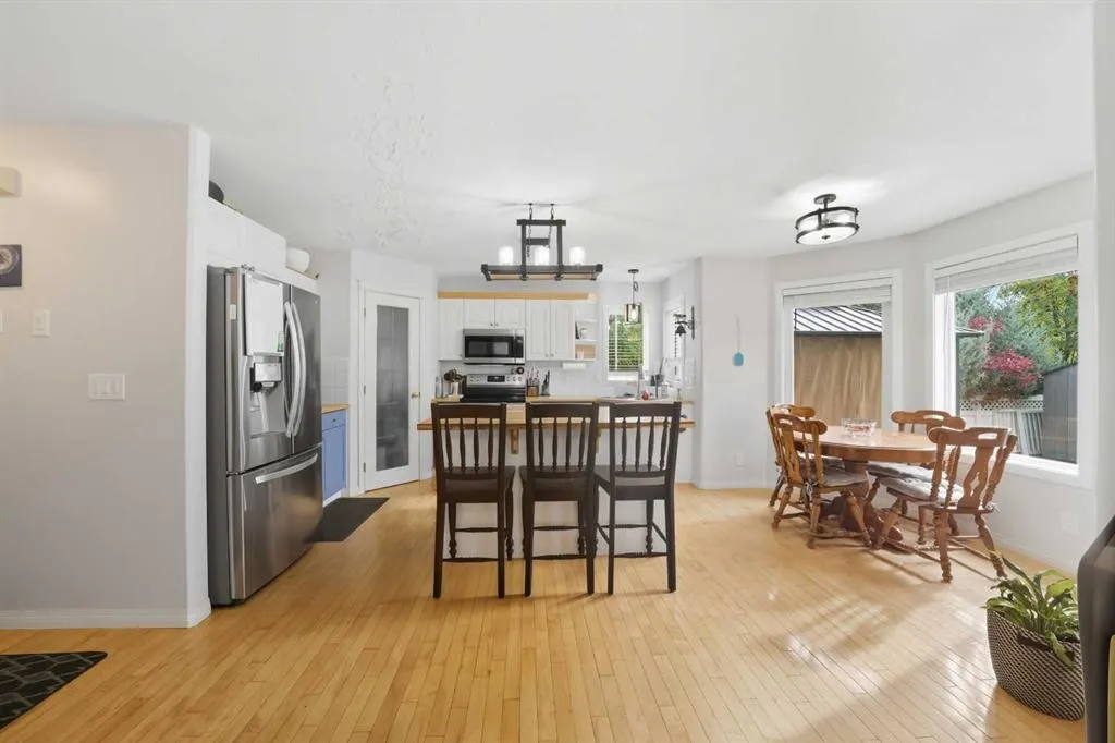 65 Asmundsen Avenue