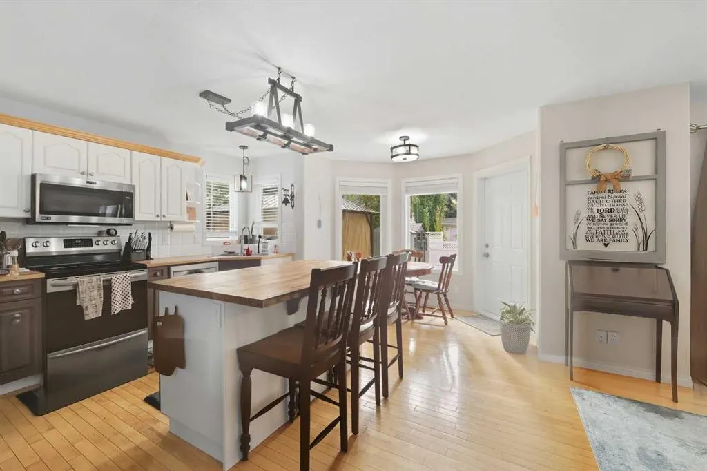 65 Asmundsen Avenue