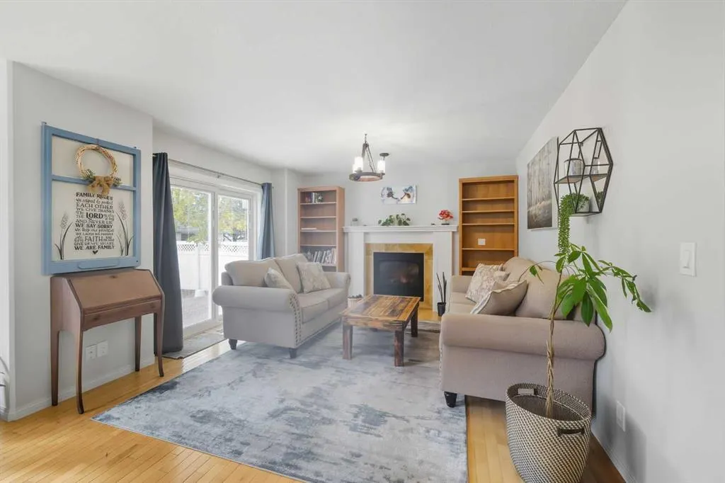 65 Asmundsen Avenue