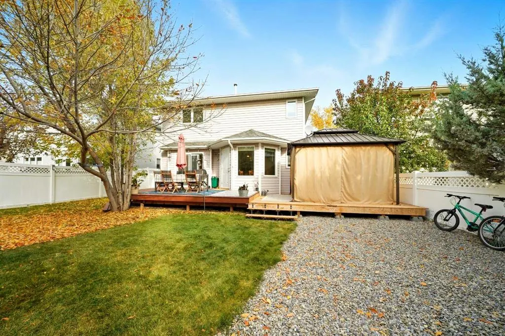 65 Asmundsen Avenue
