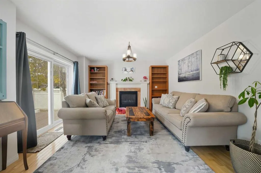65 Asmundsen Avenue
