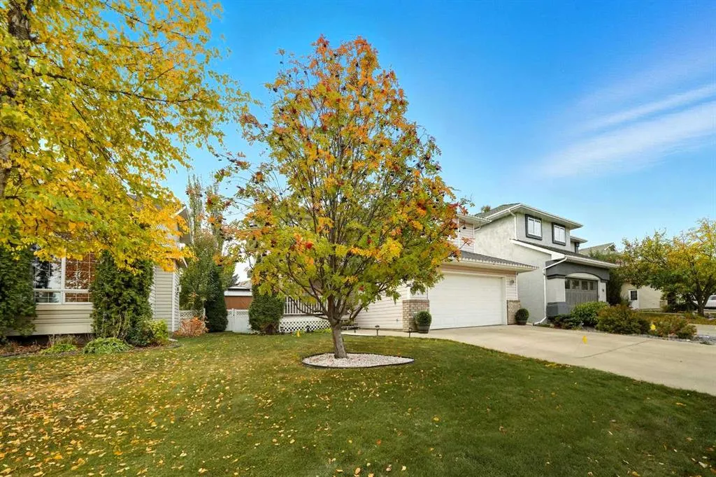 65 Asmundsen Avenue