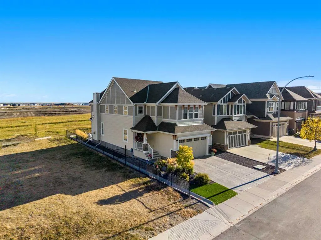35 Mahogany Crescent SE