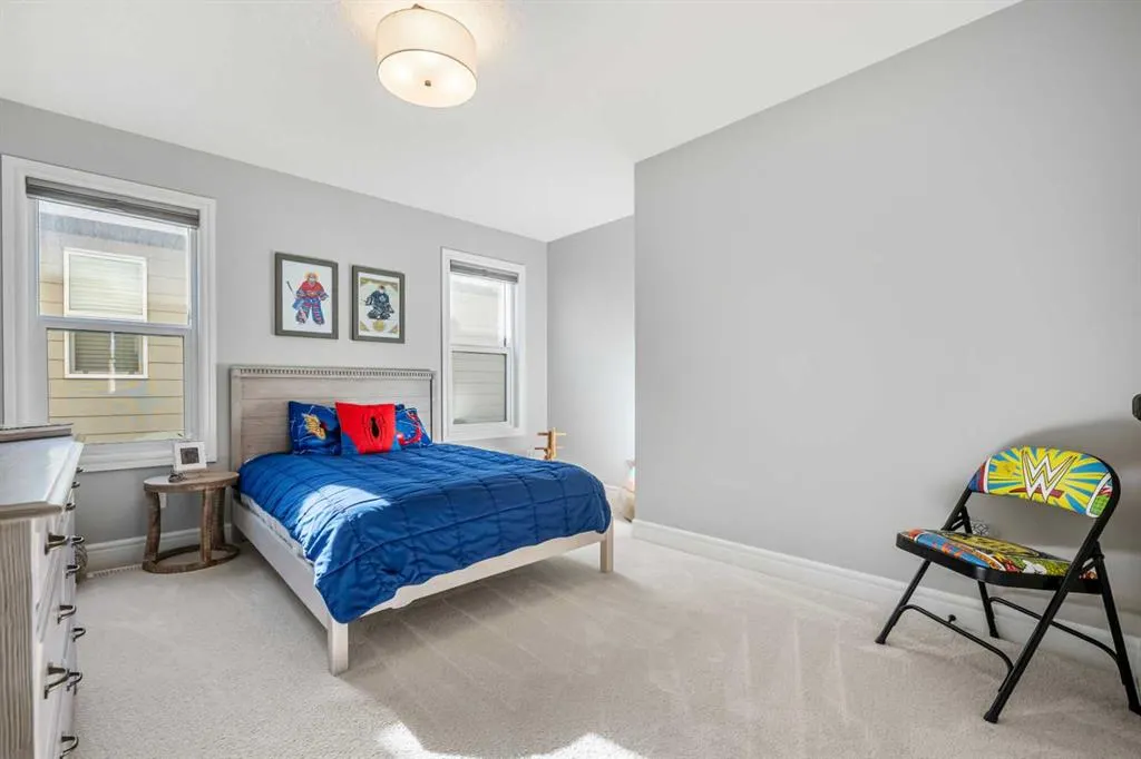 35 Mahogany Crescent SE