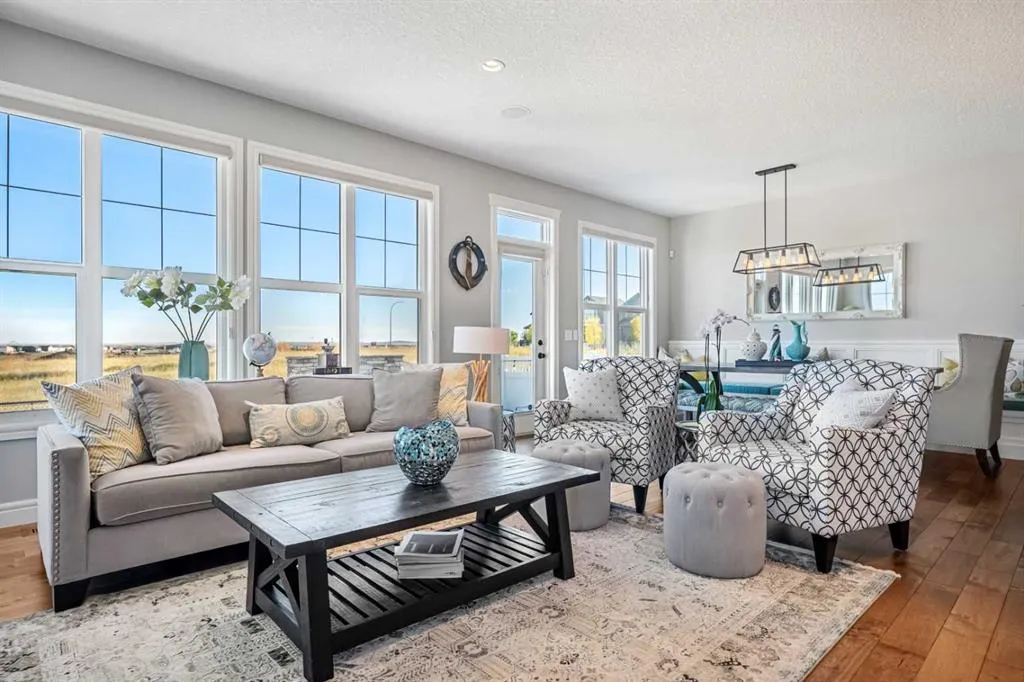 35 Mahogany Crescent SE