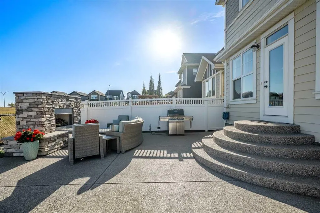 35 Mahogany Crescent SE