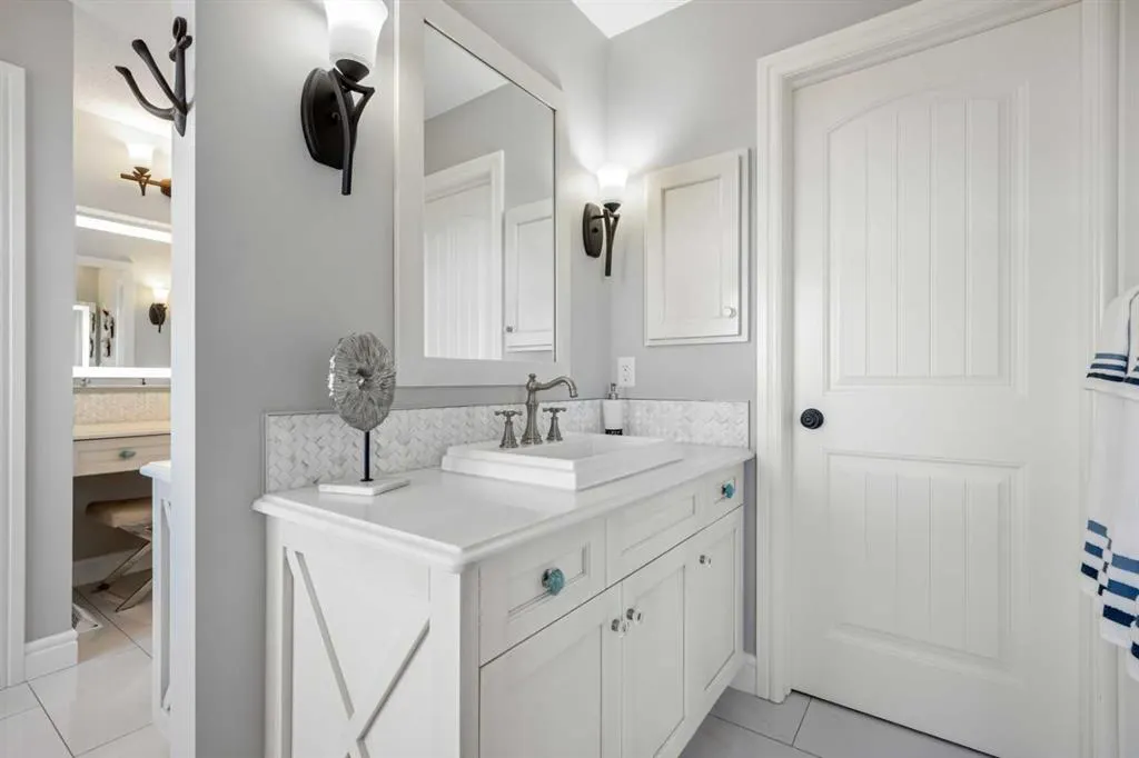 35 Mahogany Crescent SE