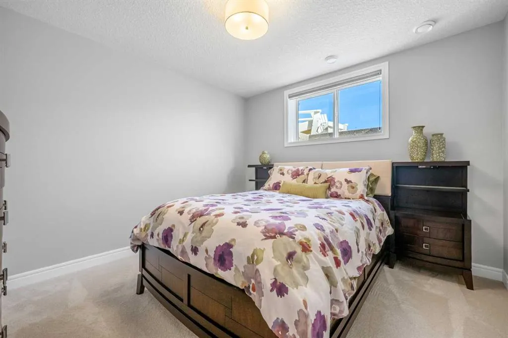 35 Mahogany Crescent SE