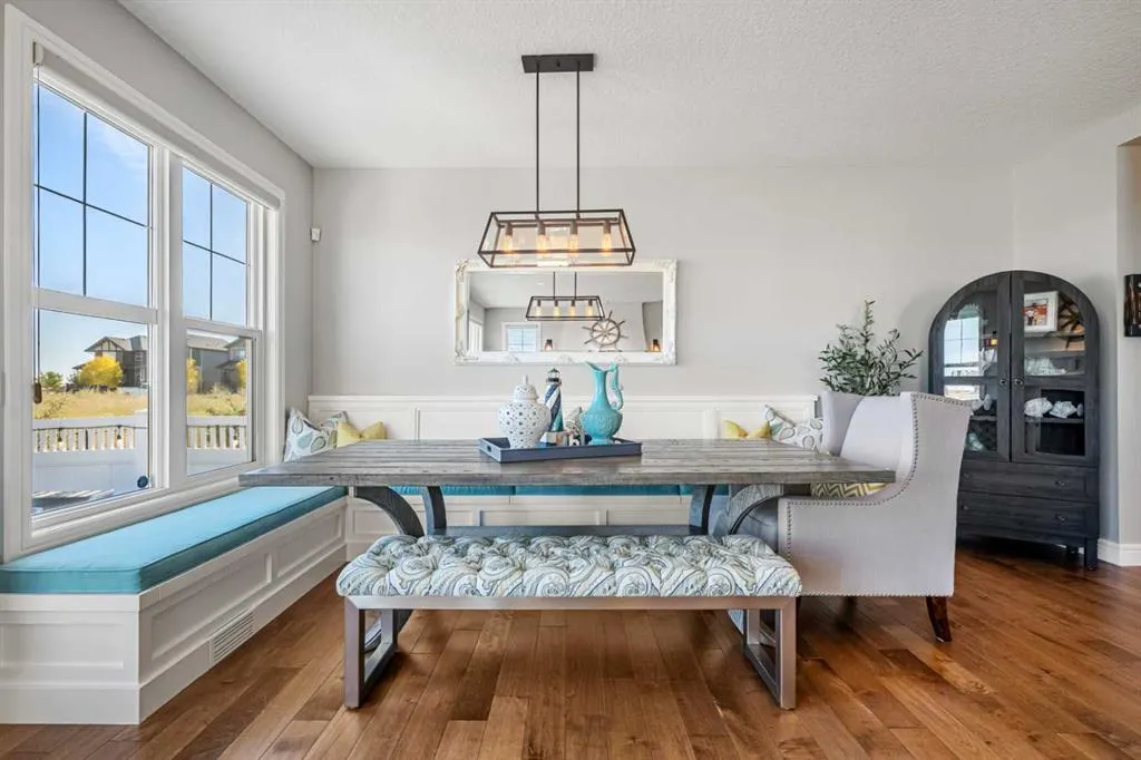 35 Mahogany Crescent SE