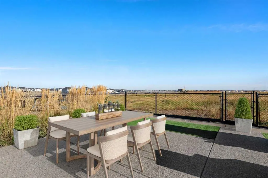 35 Mahogany Crescent SE