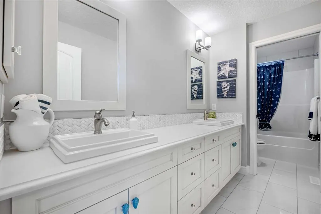 35 Mahogany Crescent SE
