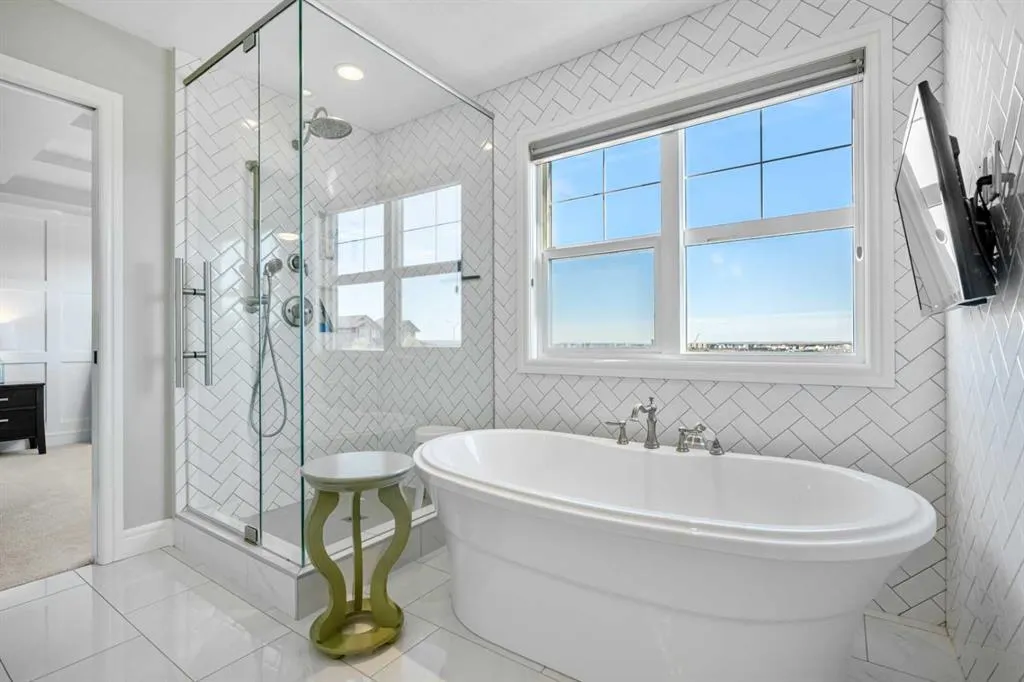 35 Mahogany Crescent SE