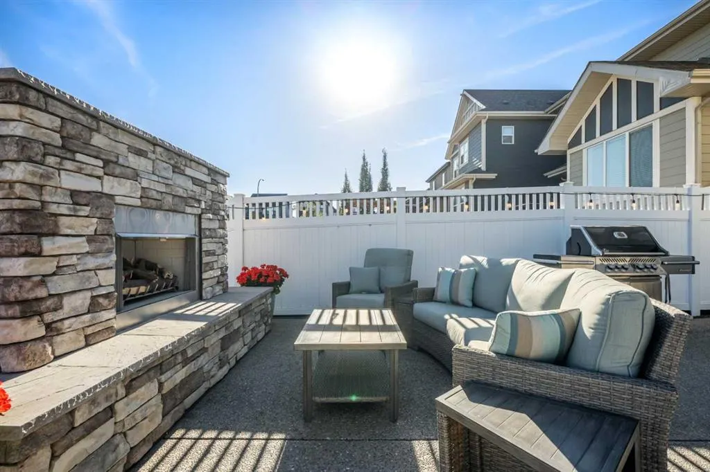 35 Mahogany Crescent SE