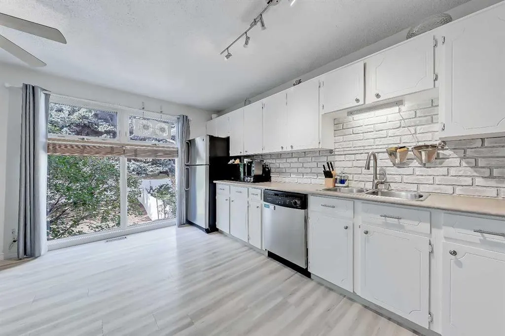 102 Sabrina Road SW