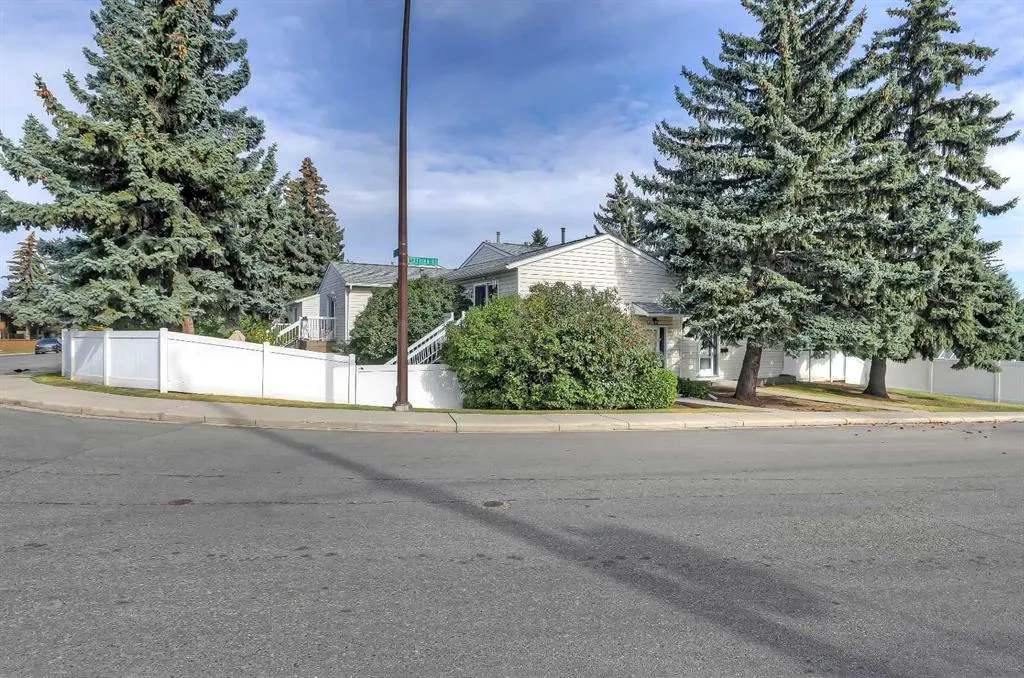102 Sabrina Road SW
